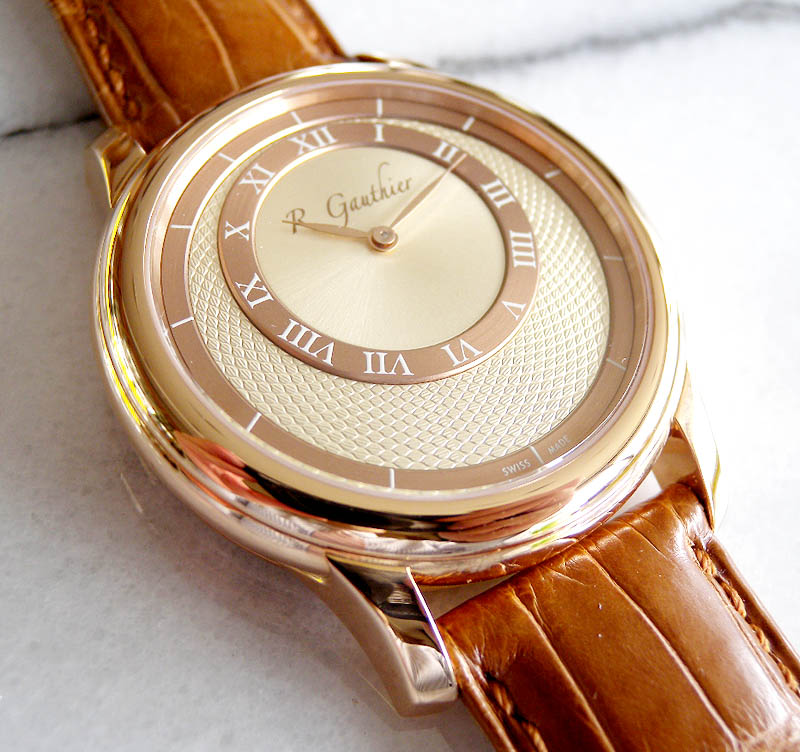 C@S[eBG Romain Gauthier
RED GOLD & CHAMPAGNE DIAL