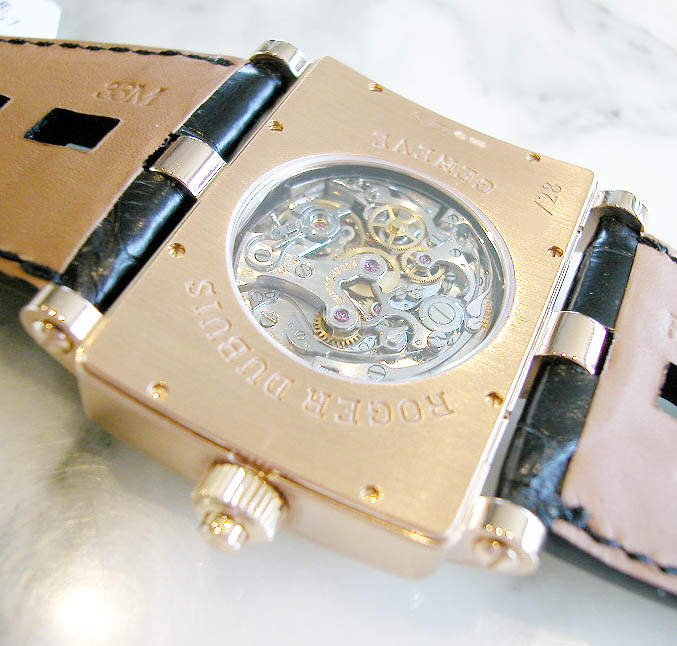 WF@fuC gD[}b`NmOt
T31.28.5 7.5C ROGER DUBUIS TOO MUCH Chronograph